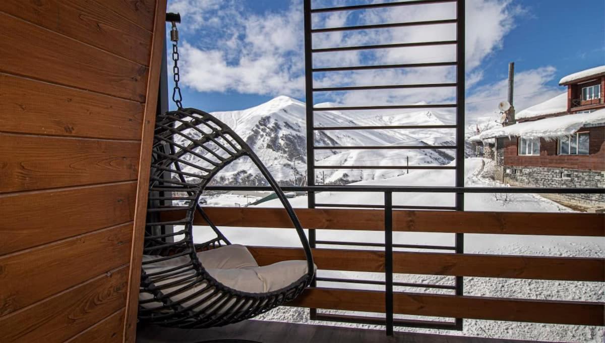 Stylish Studio Apartment With Balcony Гудаури Экстерьер фото