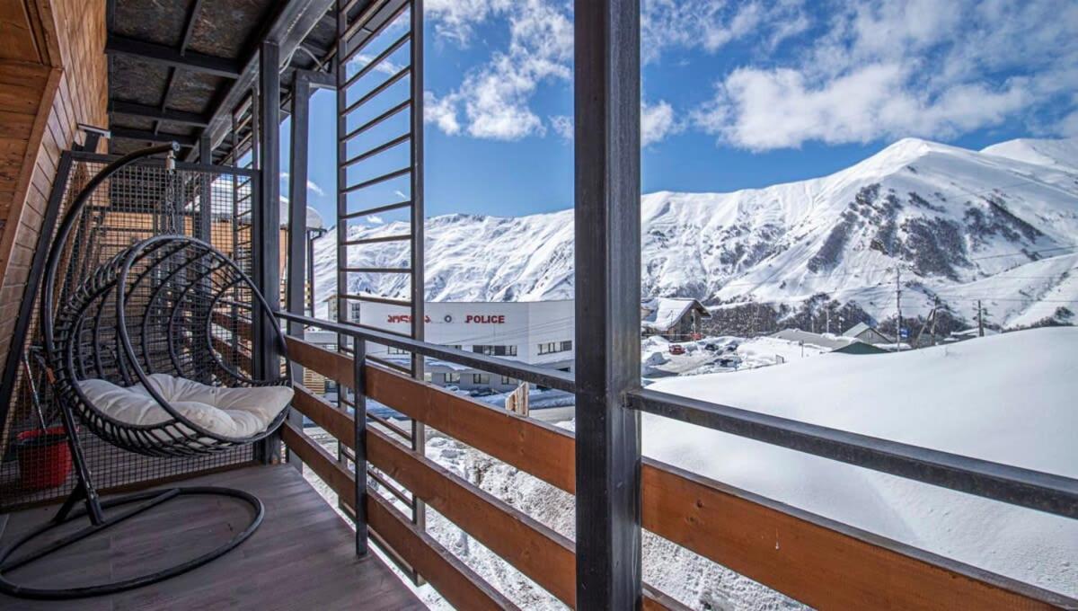 Stylish Studio Apartment With Balcony Гудаури Экстерьер фото